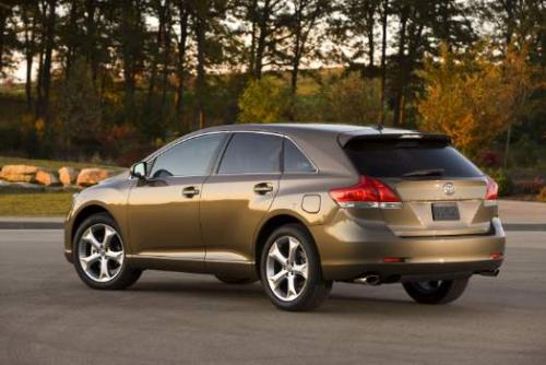 Photo Image Gallery & Touchup Paint: Toyota Venza in Golden Umber Mica  (4U2)  YEARS: 2009-2013