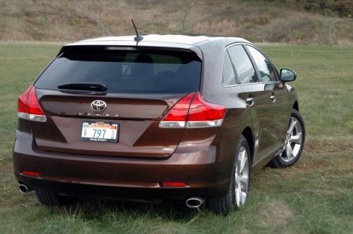 Photo Image Gallery & Touchup Paint: Toyota Venza in Sunset Bronze Mica  (4U3)  YEARS: 2009-2013