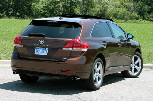 Photo Image Gallery & Touchup Paint: Toyota Venza in Sunset Bronze Mica  (4U3)  YEARS: 2009-2013