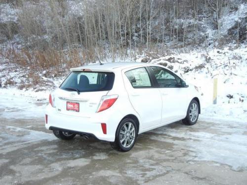 Photo Image Gallery & Touchup Paint: Toyota Yaris in Super White   (040)  YEARS: 2012-2013
