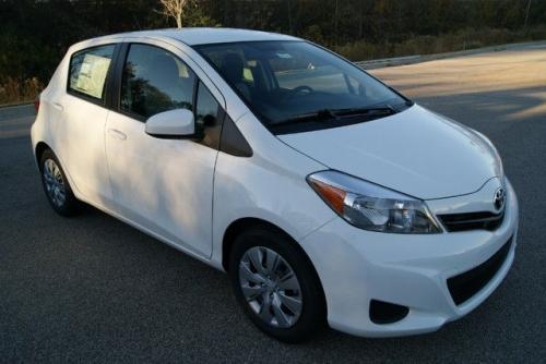 Photo Image Gallery & Touchup Paint: Toyota Yaris in Super White   (040)  YEARS: 2012-2013