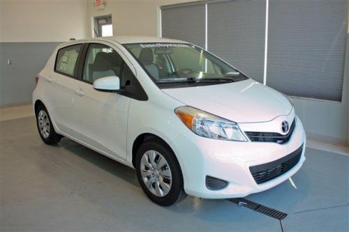 Photo Image Gallery & Touchup Paint: Toyota Yaris in Super White   (040)  YEARS: 2012-2013