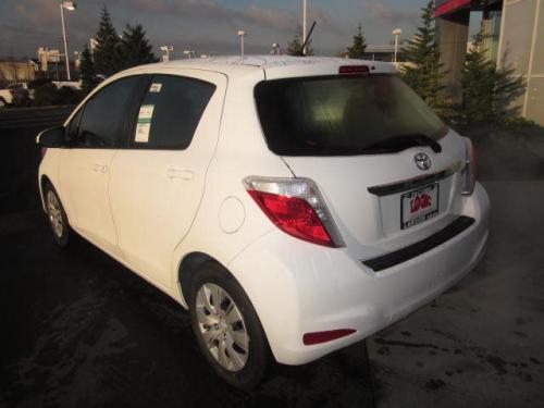 Photo Image Gallery & Touchup Paint: Toyota Yaris in Super White   (040)  YEARS: 2012-2013