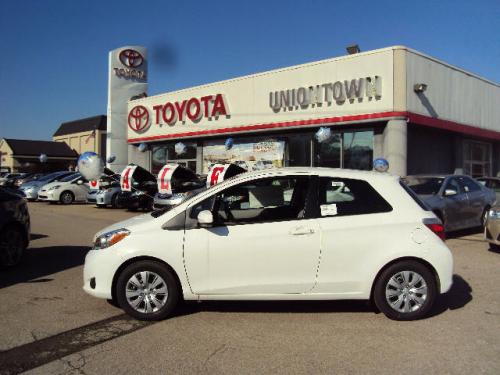 Photo Image Gallery & Touchup Paint: Toyota Yaris in Super White   (040)  YEARS: 2012-2013