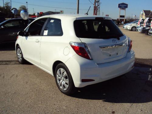 Photo Image Gallery & Touchup Paint: Toyota Yaris in Super White   (040)  YEARS: 2012-2013