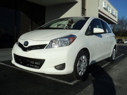 Photo Image Gallery & Touchup Paint: Toyota Yaris in Super White   (040)  YEARS: 2012-2013