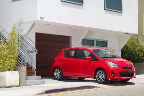 Photo Image Gallery & Touchup Paint: Toyota Yaris in Absolutely Red   (3P0)  YEARS: 2012-2013