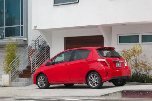 Photo Image Gallery & Touchup Paint: Toyota Yaris in Absolutely Red   (3P0)  YEARS: 2012-2013