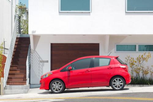 Photo Image Gallery & Touchup Paint: Toyota Yaris in Absolutely Red   (3P0)  YEARS: 2012-2013