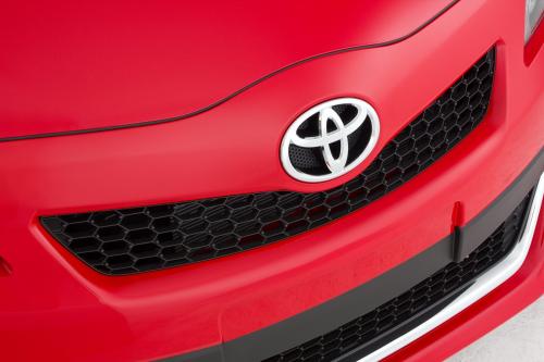 Photo Image Gallery & Touchup Paint: Toyota Yaris in Absolutely Red   (3P0)  YEARS: 2012-2013