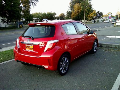 Photo Image Gallery & Touchup Paint: Toyota Yaris in Absolutely Red   (3P0)  YEARS: 2012-2013