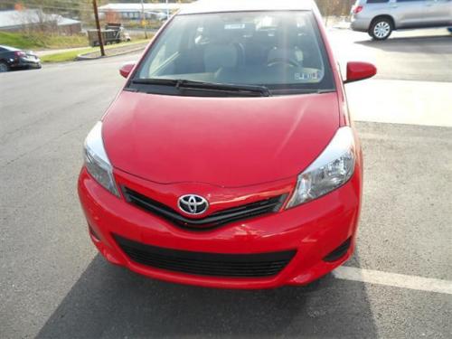 Photo Image Gallery & Touchup Paint: Toyota Yaris in Absolutely Red   (3P0)  YEARS: 2012-2013