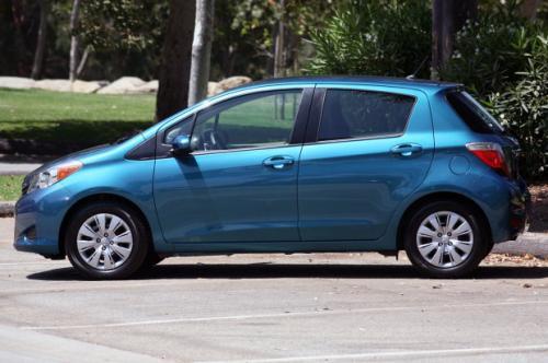 Photo Image Gallery & Touchup Paint: Toyota Yaris in Lagoon Blue Mica  (788)  YEARS: 2012-2013