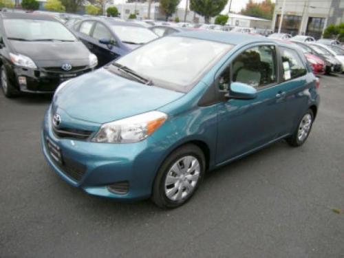 Photo Image Gallery & Touchup Paint: Toyota Yaris in Lagoon Blue Mica  (788)  YEARS: 2012-2013
