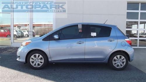 Photo Image Gallery & Touchup Paint: Toyota Yaris in Wave Line Pearl  (8S7)  YEARS: 2012-2013