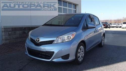 Photo Image Gallery & Touchup Paint: Toyota Yaris in Wave Line Pearl  (8S7)  YEARS: 2012-2013
