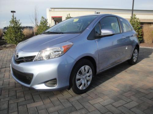 Photo Image Gallery & Touchup Paint: Toyota Yaris in Wave Line Pearl  (8S7)  YEARS: 2012-2013