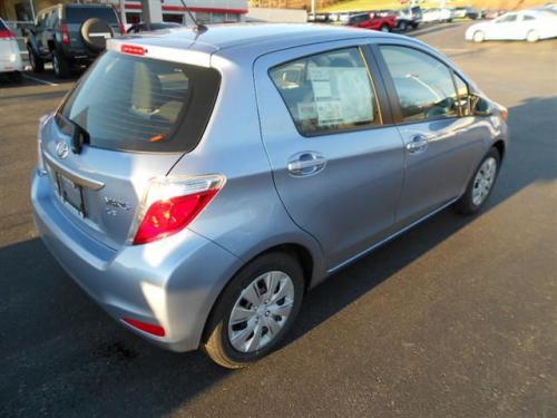 Photo Image Gallery & Touchup Paint: Toyota Yaris in Wave Line Pearl  (8S7)  YEARS: 2012-2013