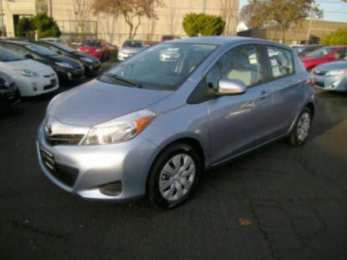 Photo Image Gallery & Touchup Paint: Toyota Yaris in Wave Line Pearl  (8S7)  YEARS: 2012-2013