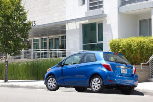 Photo Image Gallery & Touchup Paint: Toyota Yaris in Blazing Blue Pearl  (8T0)  YEARS: 2012-2013