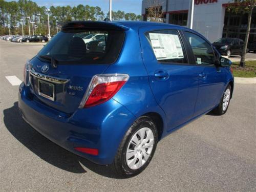 Photo Image Gallery & Touchup Paint: Toyota Yaris in Blazing Blue Pearl  (8T0)  YEARS: 2012-2013