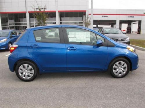 Photo Image Gallery & Touchup Paint: Toyota Yaris in Blazing Blue Pearl  (8T0)  YEARS: 2012-2013