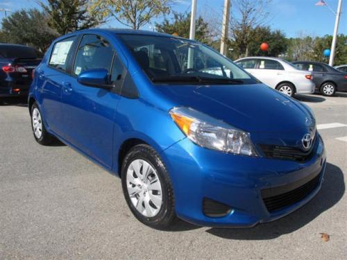 Photo Image Gallery & Touchup Paint: Toyota Yaris in Blazing Blue Pearl  (8T0)  YEARS: 2012-2013