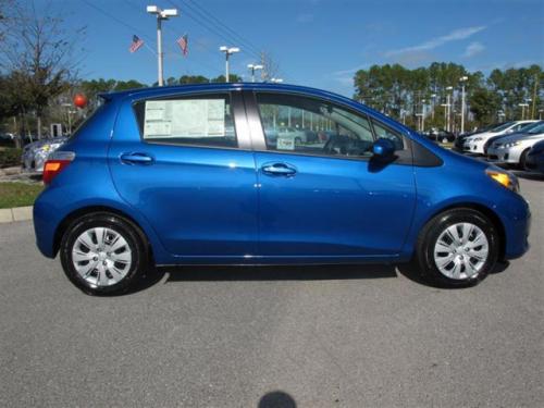 Photo Image Gallery & Touchup Paint: Toyota Yaris in Blazing Blue Pearl  (8T0)  YEARS: 2012-2013