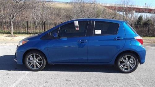 Photo Image Gallery & Touchup Paint: Toyota Yaris in Blazing Blue Pearl  (8T0)  YEARS: 2012-2013