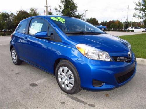 Photo Image Gallery & Touchup Paint: Toyota Yaris in Blazing Blue Pearl  (8T0)  YEARS: 2012-2013