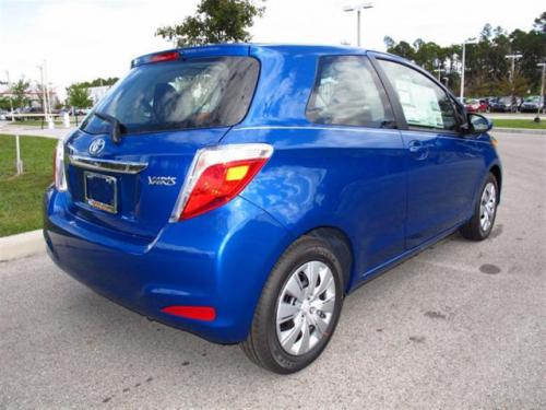 Photo Image Gallery & Touchup Paint: Toyota Yaris in Blazing Blue Pearl  (8T0)  YEARS: 2012-2013